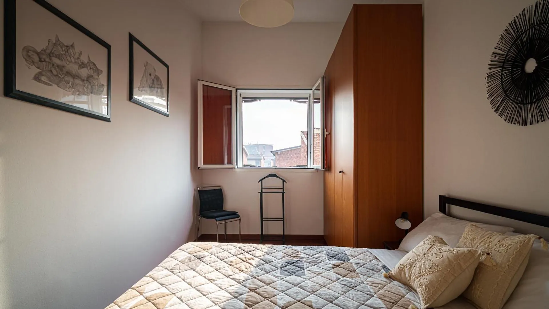 Accomodo Mit39 Trivano San Siro Milan 0*,  Italy